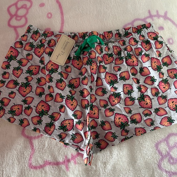 🚚$6.99🍓NWT Strawberry Shorts & Tank Top Pajama Set 🍓 - Picture 3 of 3